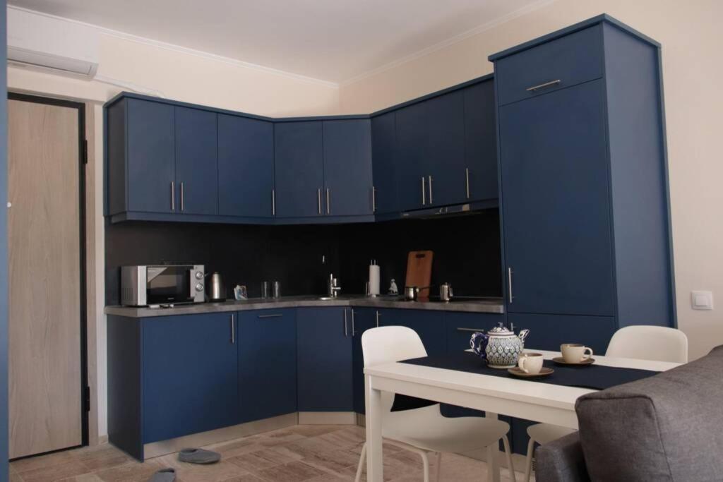 Studio On The Beach Лутраки Екстериор снимка