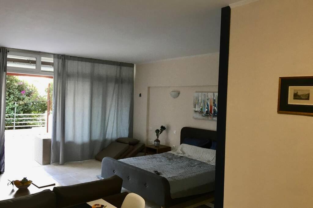 Studio On The Beach Лутраки Екстериор снимка