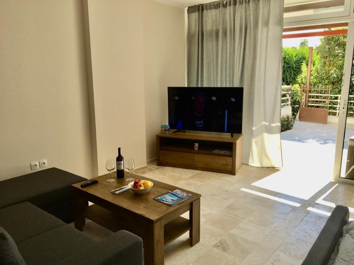 Studio On The Beach Лутраки Екстериор снимка